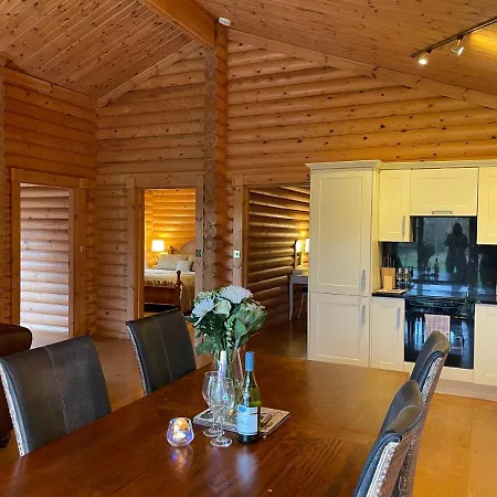 Strathisla - Luxury Two Bedroom Log Cabin With Private Hot Tub & Sauna Berwick Upon Tweed Exterior photo