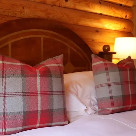 Strathisla - Luxury Two Bedroom Log Cabin With Private Hot Tub & Sauna Berwick Upon Tweed Exterior photo