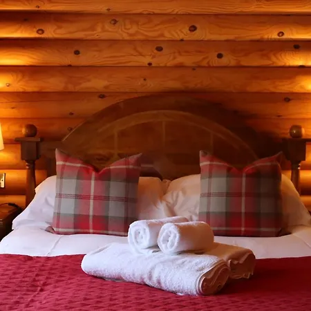 Strathisla - Luxury Two Bedroom Log Cabin With Private Hot Tub & Sauna Berwick Upon Tweed Exterior photo