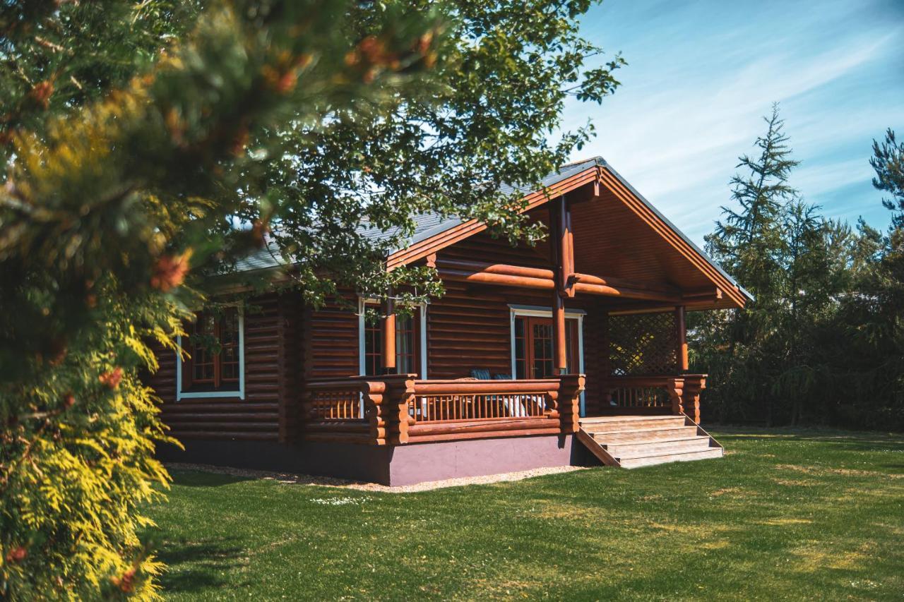 Strathisla - Luxury Two Bedroom Log With Private Hot Tub & Sauna Chalet *