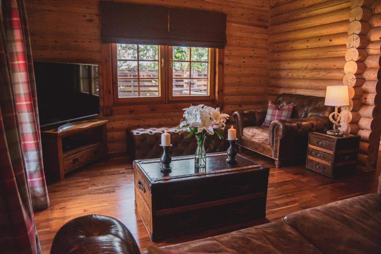 Strathisla - Luxury Two Bedroom Log With Private Hot Tub & Sauna Berwick Upon Tweed
